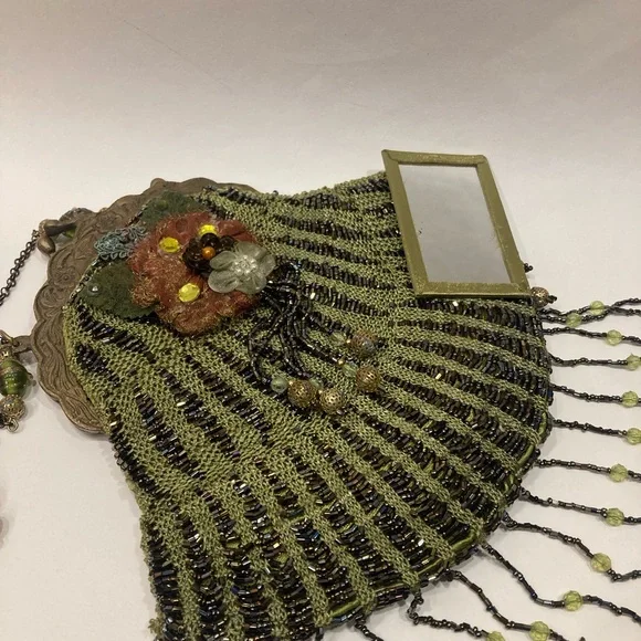 WAYNE KLESKI GREEN BEADED PURSE - Picture 5 of 13